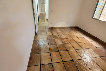 Casa à venda com 3 quartos, sendo 1 suíte, em Jardim Umuarama, São Paulo, SP
