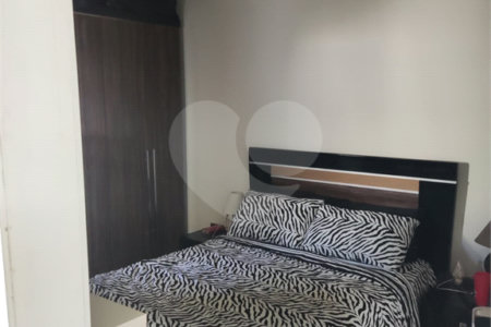 Sobrado à venda com 3 quartos, sendo 1 suíte, em Chácara Monte Alegre, São Paulo, SP