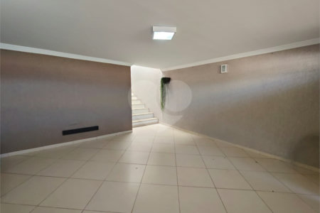 Sobrado à venda ou para alugar com 3 quartos, sendo 1 suíte,  em Jardim Itália, Itapetininga, SP