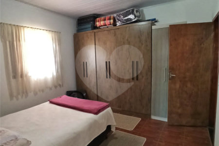 Chácara à venda com 3 quartos, sendo 1 suíte, em Vale das Flores (canguera), São Roque, SP