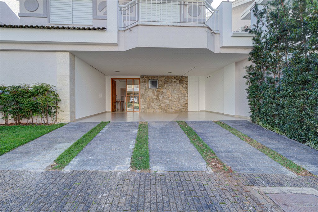 Casa à venda com 4 suítes no condomínio Ville de Marseille, São Paulo - SP