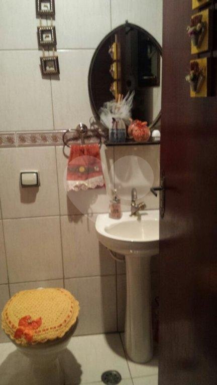 Casa à venda com 3 quartos, sendo 1 suíte, no condomínio Jardim das Pedras, São Paulo - SP
