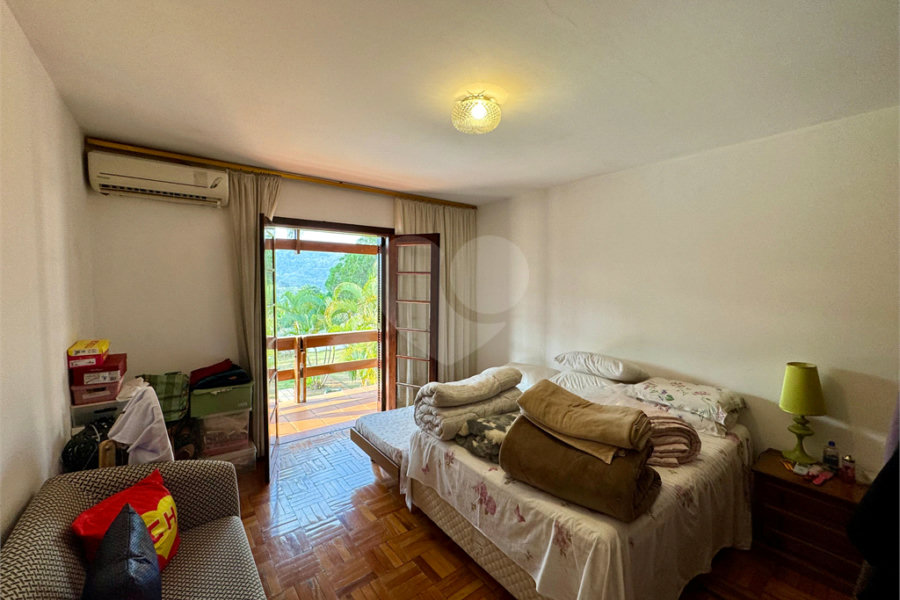 Casa à venda com 7 quartos, sendo 4 suítes, no condomínio Campos de Mairiporã Gleba 1, Mairiporã - SP