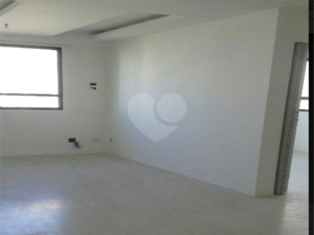 Sala à venda em Alto da Boa Vista, São Paulo, SP