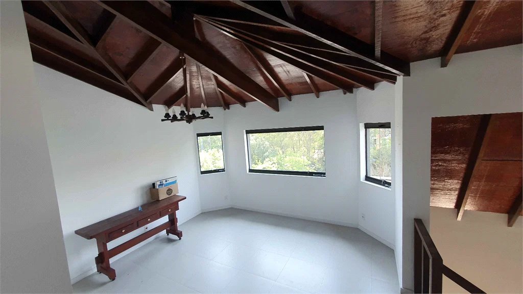 Casa à venda com 3 suítes em Jardim Londrina, São Paulo, SP
