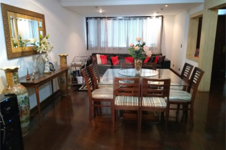 Casa à venda com 6 quartos, sendo 2 suítes,  em Jardim Leocádia, Sorocaba, SP