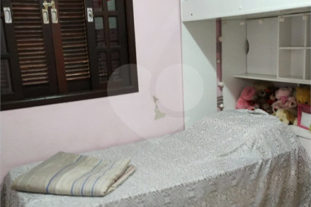 Sobrado à venda com 4 quartos, sendo 1 suíte, em Jardim Monte Kemel, São Paulo, SP