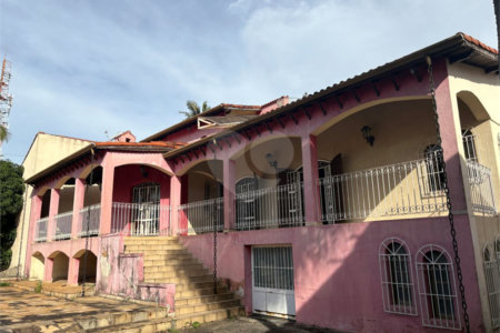 Casa à venda com 4 quartos, sendo 2 suítes,  em Vila Oliveira, Mogi das Cruzes, SP