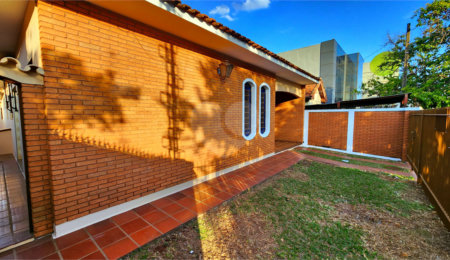Casa à venda com 3 quartos, sendo 1 suíte,  no Centro, Araraquara, SP