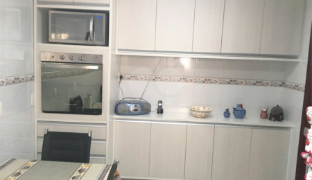 Casa à venda com 3 quartos, sendo 1 suíte,  no condomínio Morada de Itapuã, São Paulo - SP