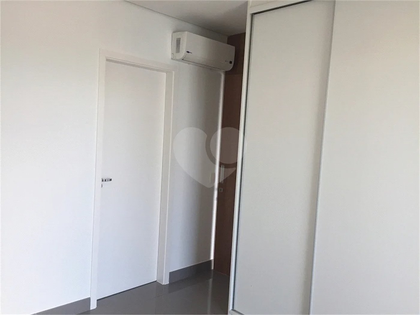 EXCELENTE APARTAMENTO PARA LOCAÇÃO NO ITAIM BIBI, 70 M2, 1 SUITE, 2 BANHEIROS, 2 VAGAS