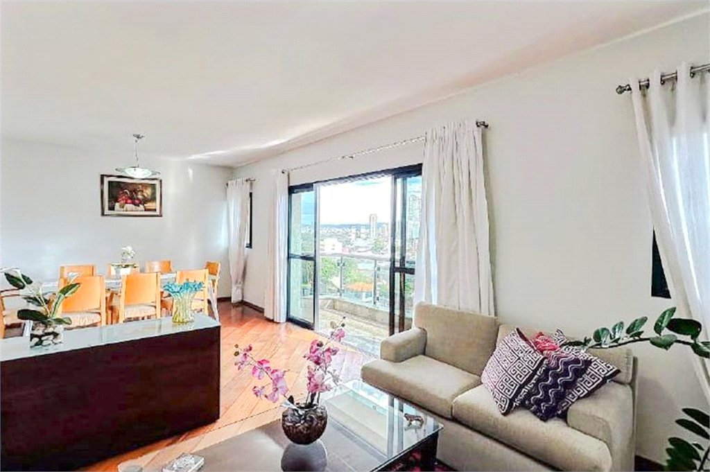 Apartamento à venda 4 dormitórios, 4 banheiros, 3 vagas, depósito. 2 aptos por andar. Torre única.No Anália Franco.