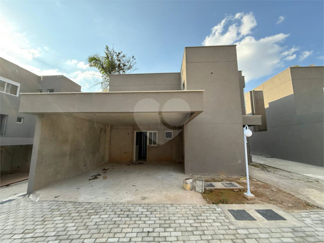 Casa à venda com 3 suítes no condomínio Residencial Floresta, São Paulo - SP