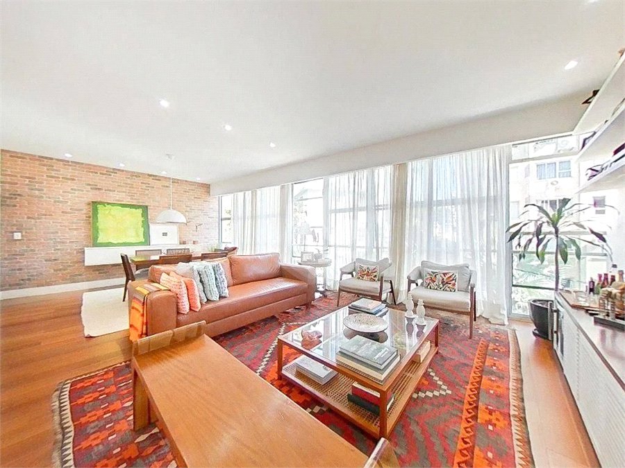 Apartamento à venda com 3 quartos, sendo 1 suíte, em Lagoa, Rio de Janeiro, RJ