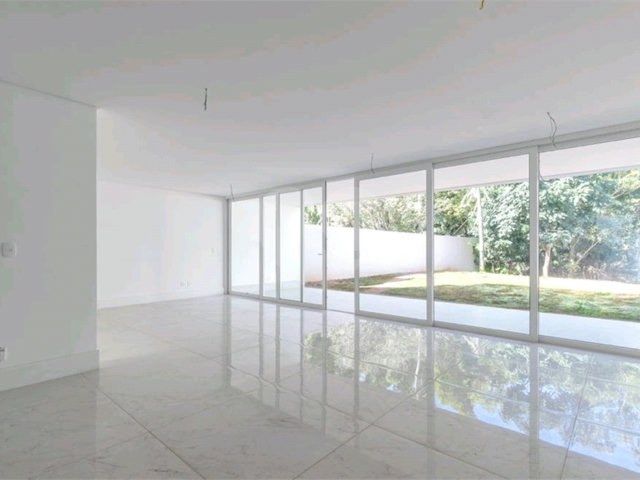 Casa à venda com 4 suítes no condomínio Hípica Garden, São Paulo - SP