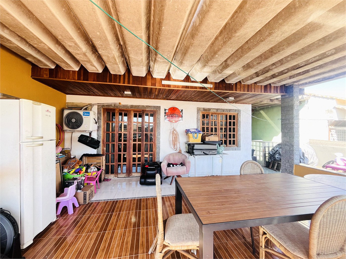 Casa à venda com 4 quartos, sendo 1 suíte, em Campo Grande, Rio de Janeiro, RJ