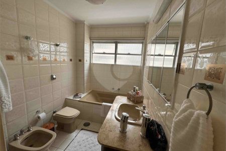 Elegância e conforto. Apartamento exclusivo de 250m2 em Higienópolis, um por andar.