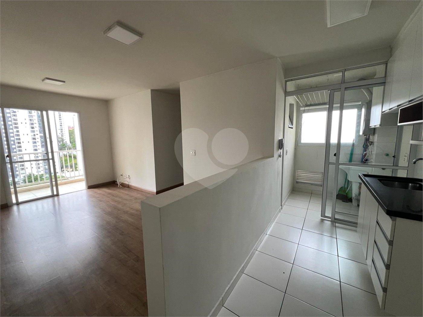 Apartamento à venda com 3 quartos, sendo 1 suíte,  em Parque Reboucas, São Paulo, SP