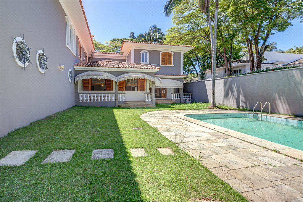 Casa à venda com 5 quartos, sendo 3 suítes, em Alto da Boa Vista, São Paulo, SP