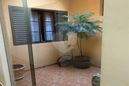 Casa à venda com 4 quartos, sendo 1 suíte, em Jardim Cruzeiro do Sul, São Carlos, SP