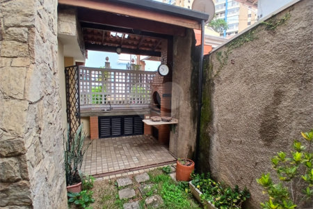 Casa à venda ou para alugar com 3 quartos, sendo 2 suítes, no condomínio Chácara das Rosas, São Paulo - SP