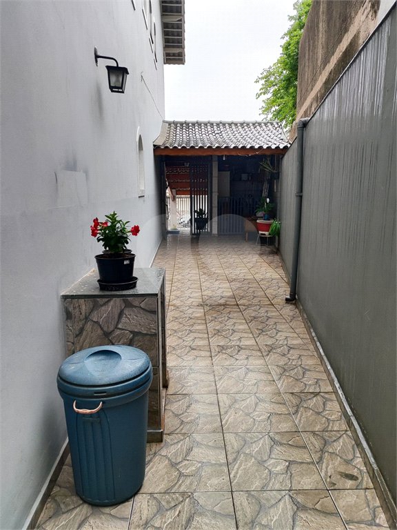 Casa à venda com 4 quartos, sendo 1 suíte, em Jardim Leila, Guarulhos, SP