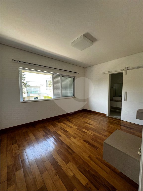 Casa à venda com 4 quartos, sendo 2 suítes,  no condomínio Montblanc, Sorocaba - SP