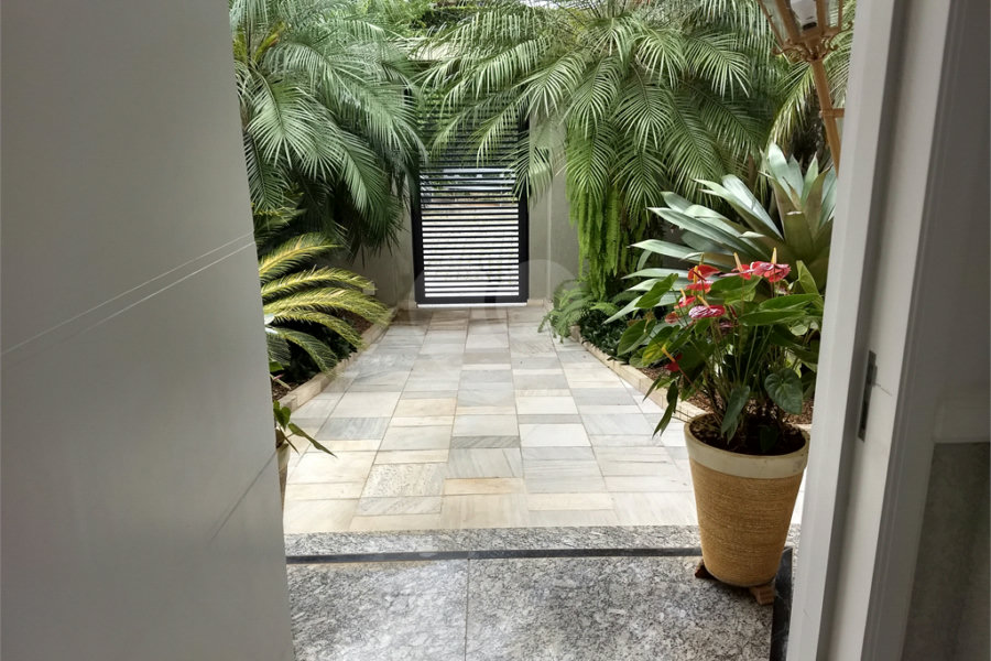 Casa Térrea à venda ou para alugar com 4 suítes em Horto, São Paulo, SP