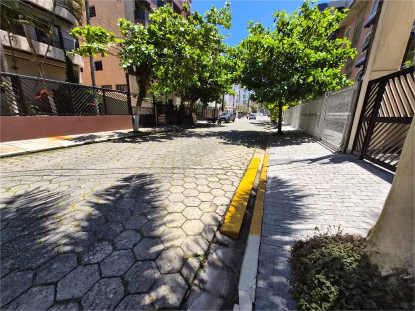 Apartamento Residencial à venda, Loteamento João Batista Julião, Guarujá - AP1261.