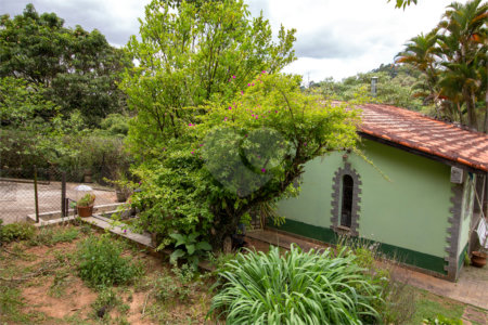 Casa à venda ou para alugar com 5 quartos, sendo 2 suítes, no condomínio Restinga Verde, São Roque - SP