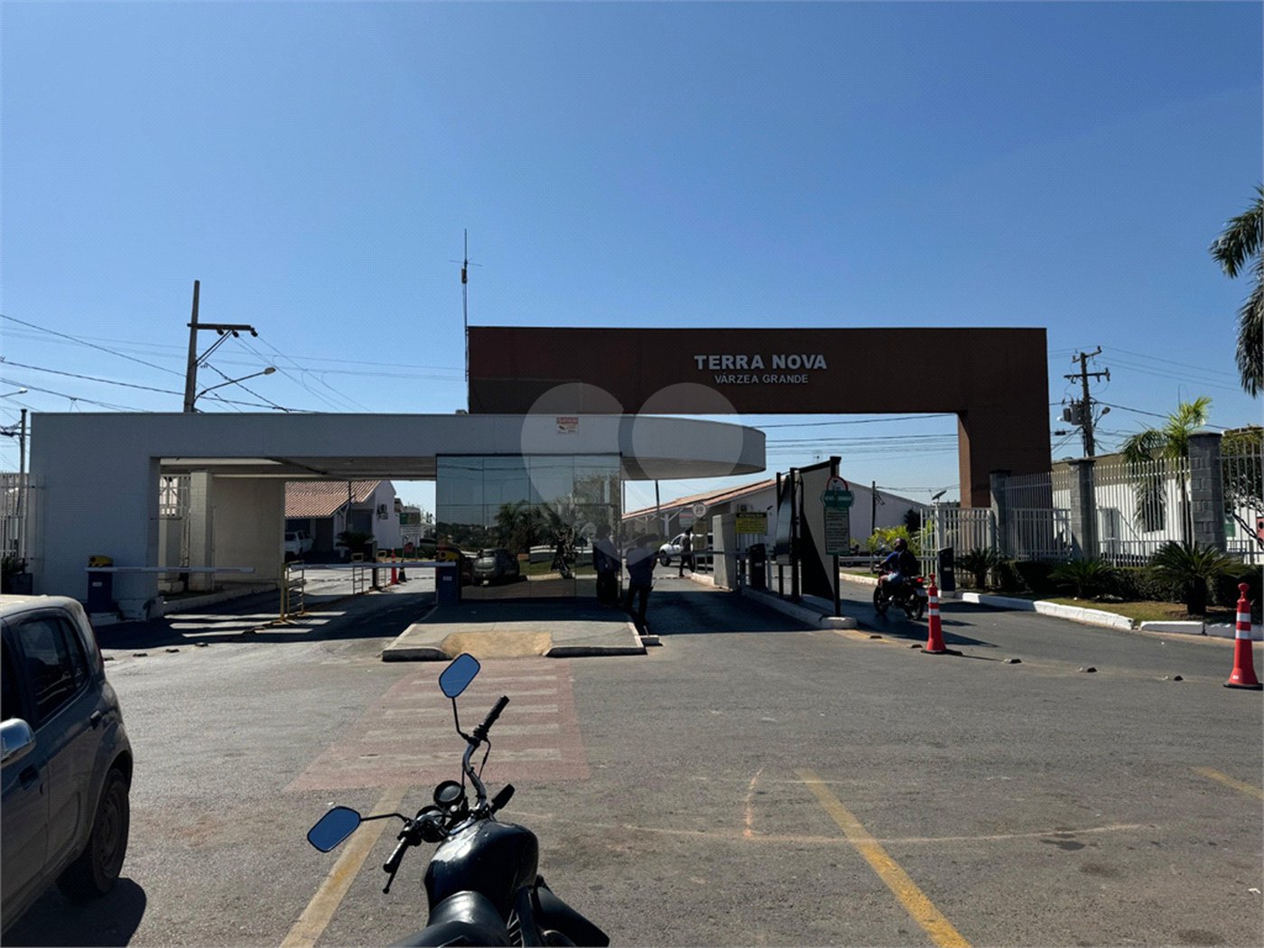 Casa à venda com 3 quartos, sendo 1 suíte, no condomínio Terra Nova, Várzea Grande - MT