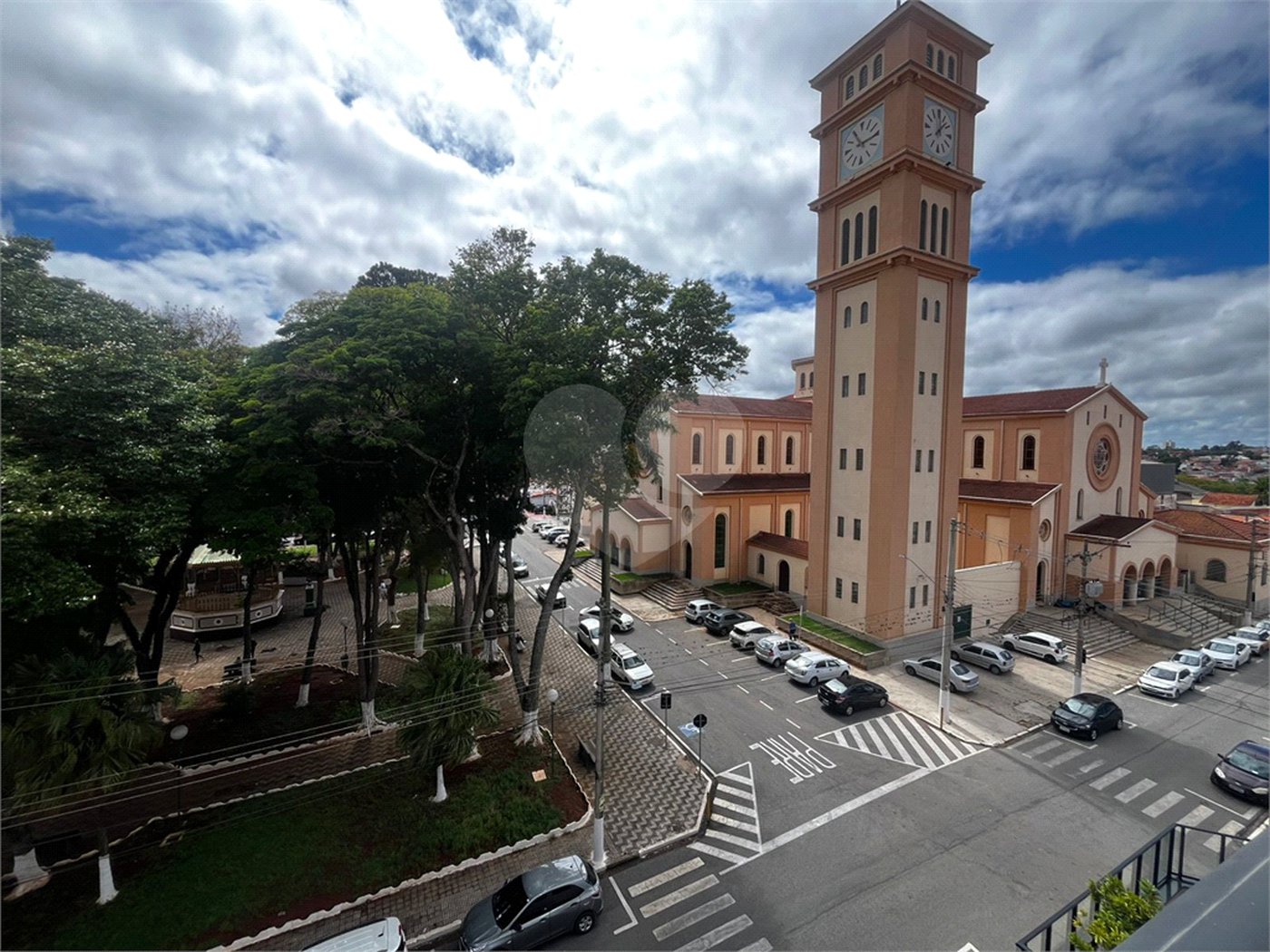 Apartamento à venda com 3 suítes no Centro, Itapetininga, SP
