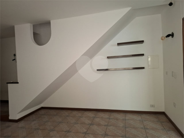 Sobrado à venda com 3 quartos, sendo 1 suíte,  em Chácara Santo Antônio, São Paulo, SP