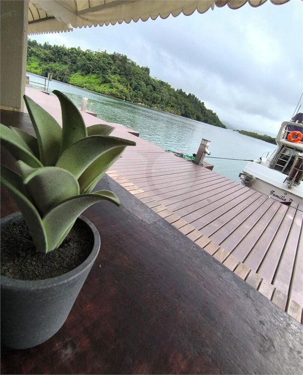 Apartamento à venda com 1 suíte em Ponta da Cruz, Angra dos Reis, RJ