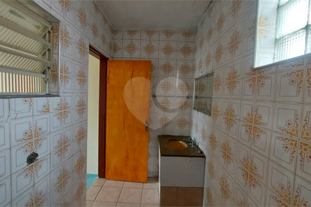 Sobrado à venda com 4 quartos, sendo 1 suíte,  em Vila Guarani (z Sul), São Paulo, SP