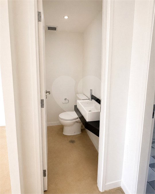 Apartamento à venda com 3 suítes em Moema, São Paulo, SP