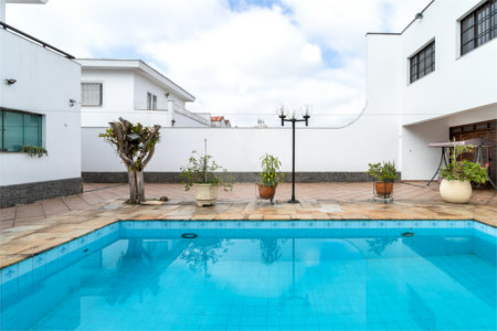 Casa à venda com 4 quartos, sendo 3 suítes, em Vila Mariana, São Paulo, SP
