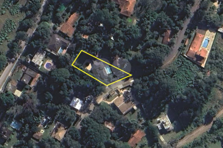 Casa à venda com 4 quartos, sendo 3 suítes, no condomínio Vilarejo, Carapicuíba - SP