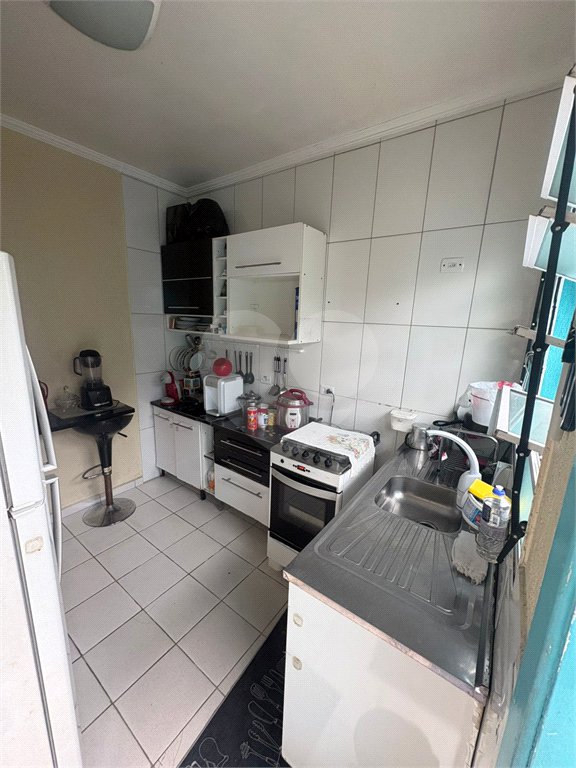 Casa à venda com 2 quartos no condomínio Carvalho Lagares, Poá - SP