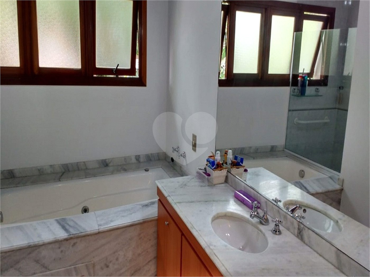 Casa à venda com 4 quartos, sendo 2 suítes,  no condomínio Ypê Branco I, São Paulo - SP
