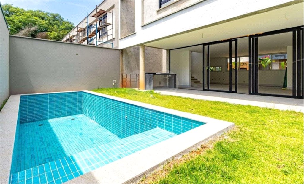 Casa à venda com 4 suítes no condomínio Venezia, São Paulo - SP