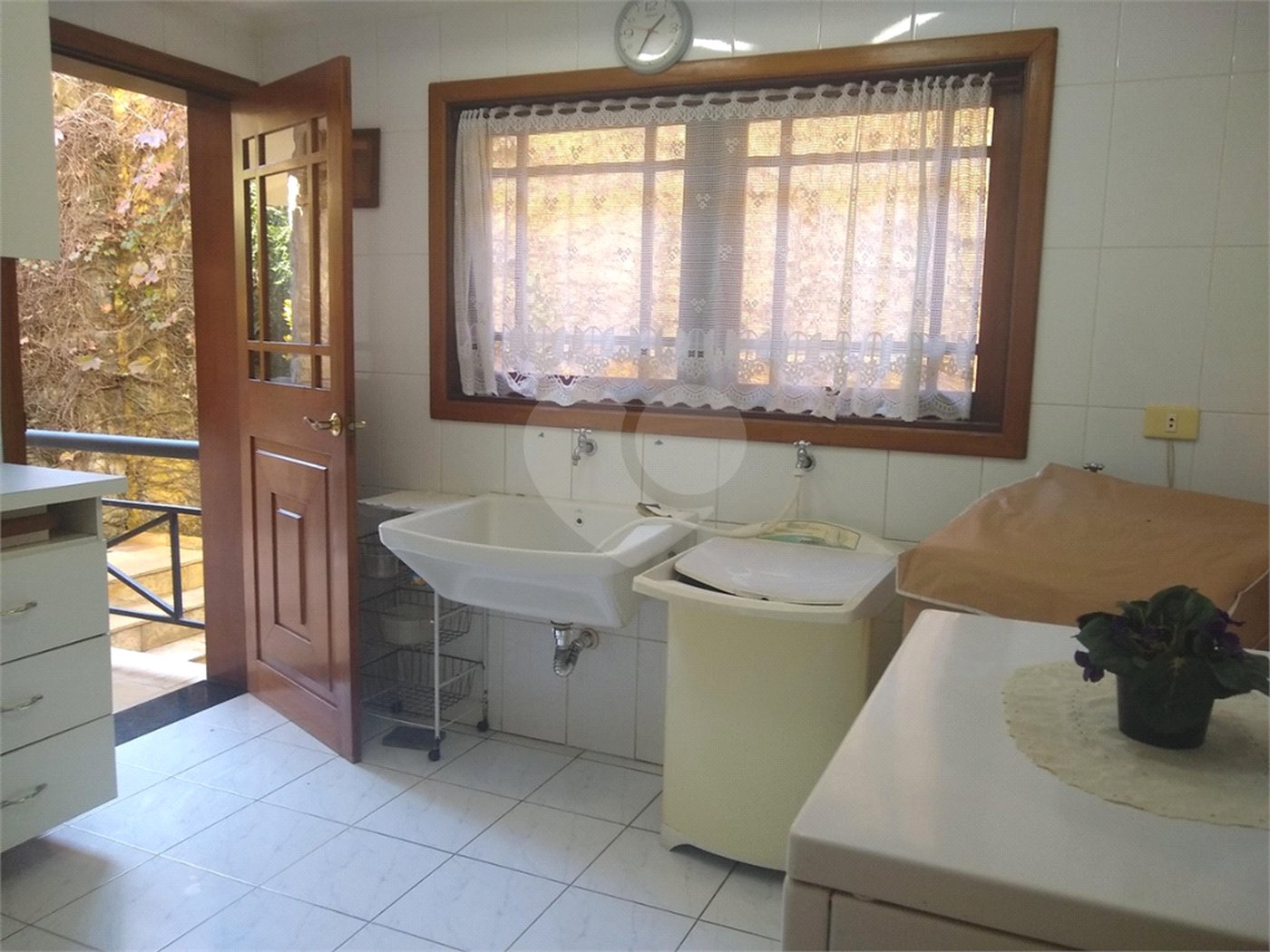Casa à venda com 4 quartos, sendo 2 suítes, no condomínio Osato, Atibaia - SP