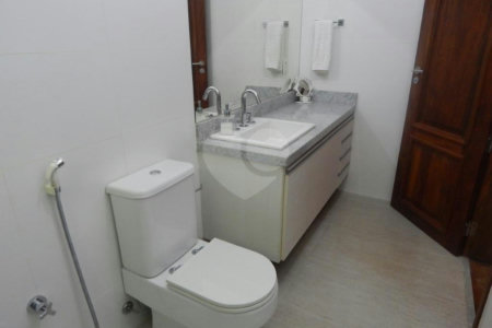 Casa Térrea à venda com 3 suítes em Jardim Prudência, São Paulo, SP