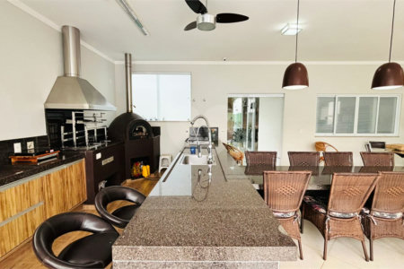 Casa à venda com 4 suítes no condomínio Dos Lagos, Itupeva - SP