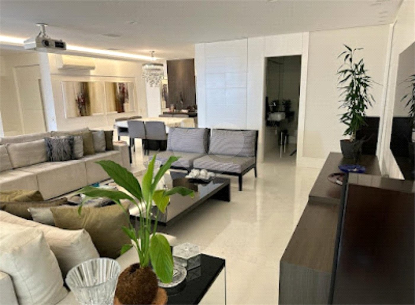 Apartamento à venda com 3 quartos, sendo 1 suíte, em Higienópolis, São Paulo, SP
