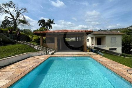 Sítio à venda com 3 quartos, sendo 1 suíte, em Jardim Estância Brasil, Atibaia, SP