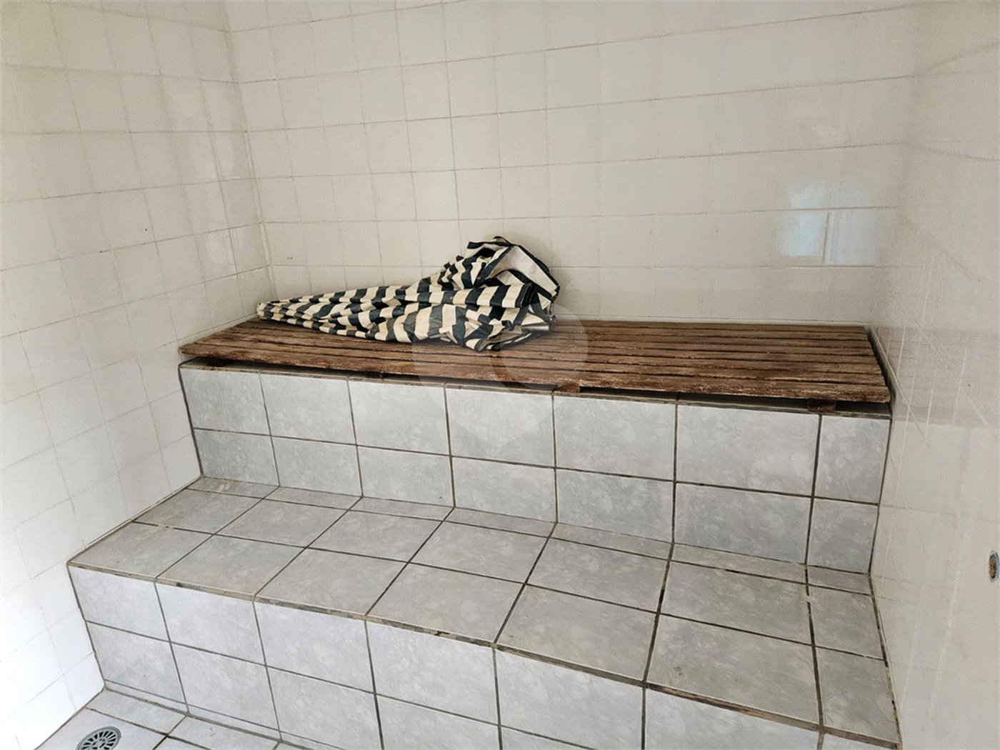 Sítio à venda com 6 quartos, sendo 1 suíte,  em Bairro do Cambará, São Roque, SP