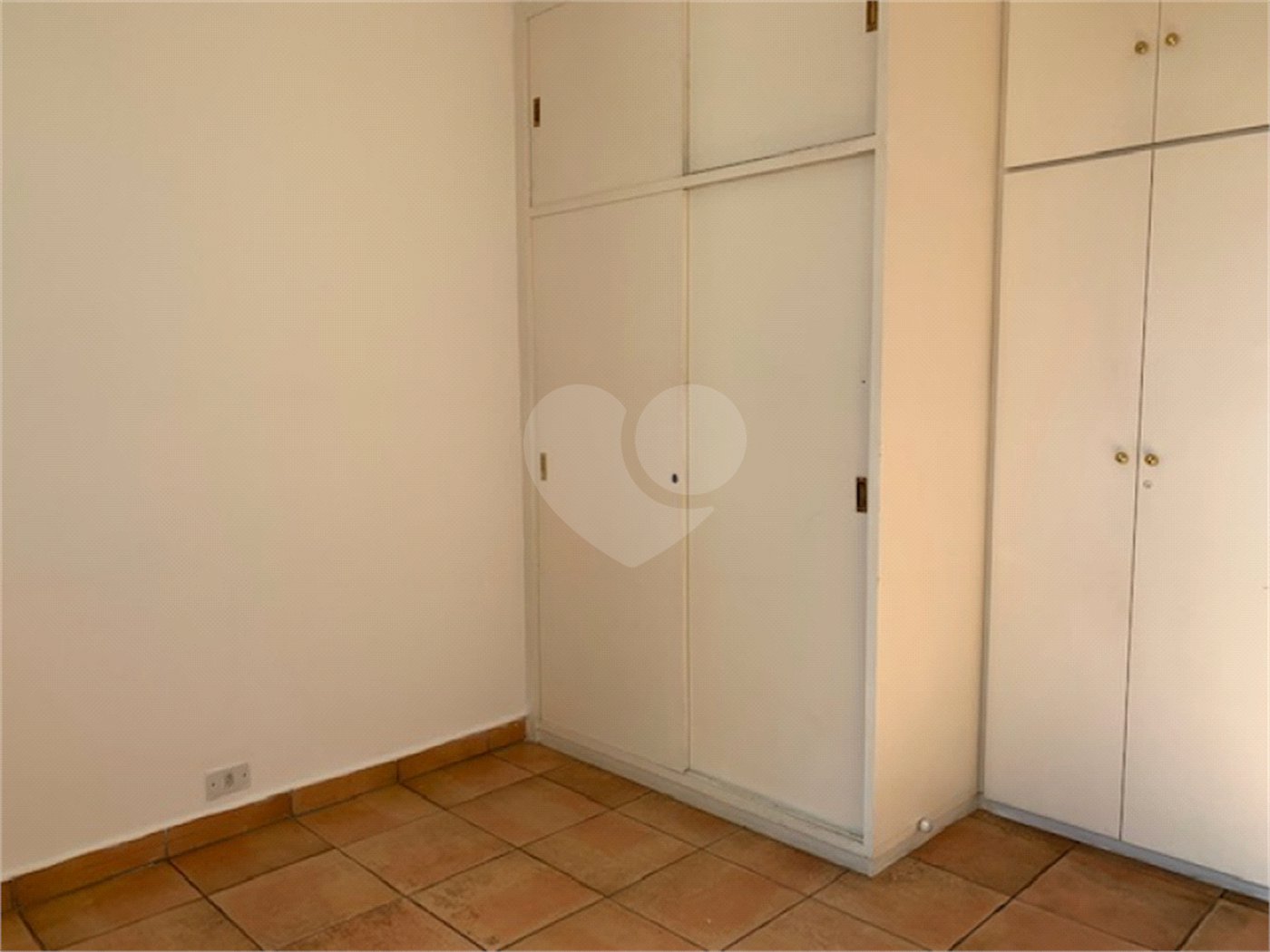 Apartamento à venda com 3 quartos, sendo 1 suíte, em Alto da Boa Vista, São Paulo, SP