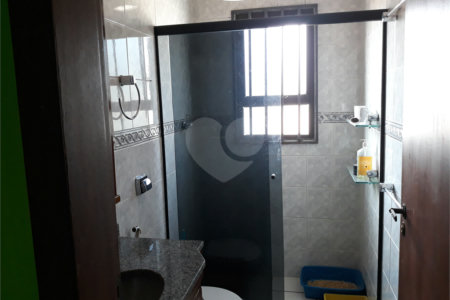 Sobrado à venda com 3 quartos, sendo 1 suíte,  em Jardim Oriental, São Paulo, SP