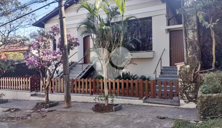 Sobrado à venda com 4 quartos, sendo 1 suíte,  em Tremembé, São Paulo, SP